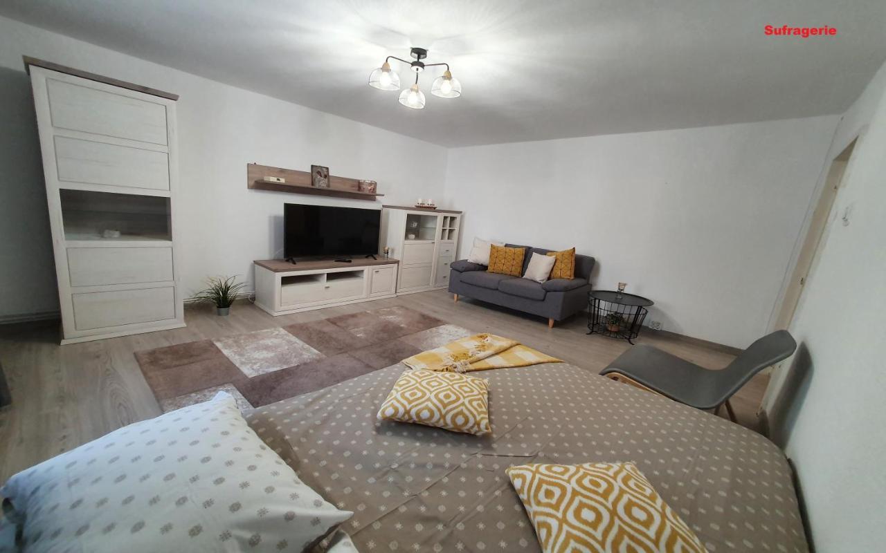 Mia Central Apart, 3 Rooms, 2 Baths, Afi Mall 브라쇼브 외부 사진